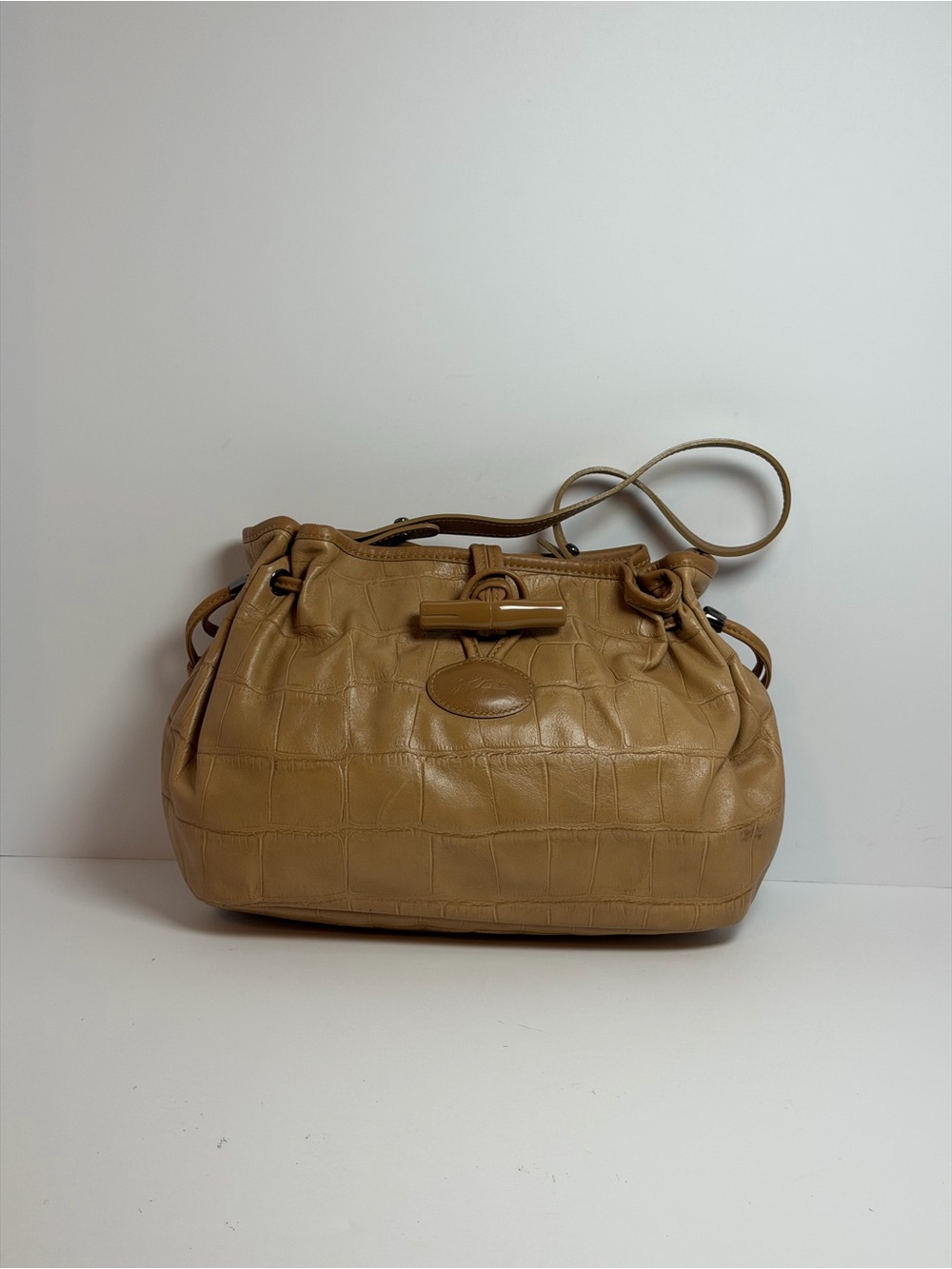 Longchamp Roseau Toggle Closure Beige Croc Embossed Leather Bucket Shoulder Bag